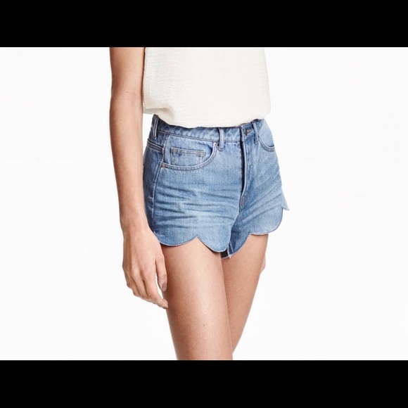 H&M Scalloped Denim Shorts 2/Xs - Picture 3 of 6